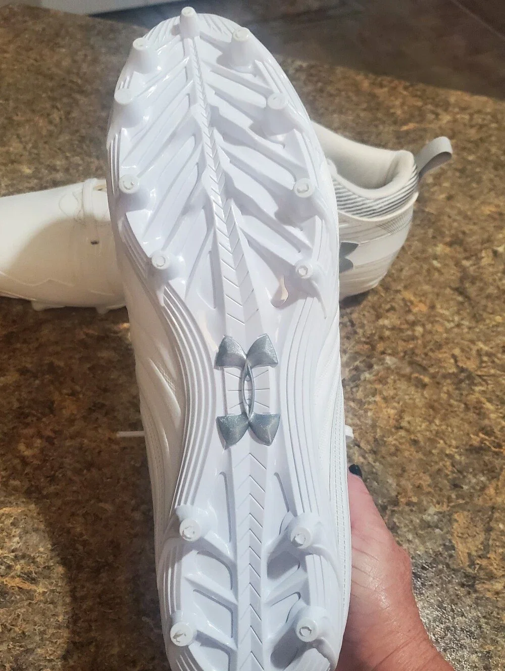 UNDER ARMOUR NWOT SZ 14. NITRO MID MC FOOTBALL CLEATS. WHITE SILVER